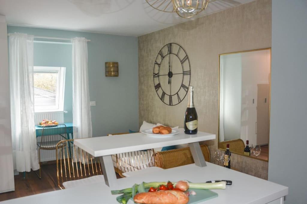 Moderne Ferienwohnung Merano Bagian luar foto